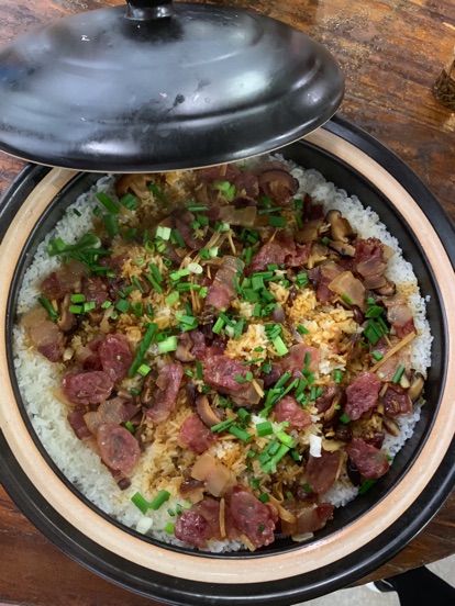 屈楚萧电影处女作《二十岁》上映 网友:吻戏太多不敢看_xiongmao体育(图2) xiongmao体育